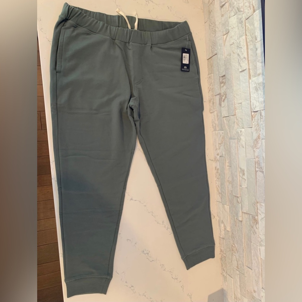 Olive color no longer available on TravisMathew.